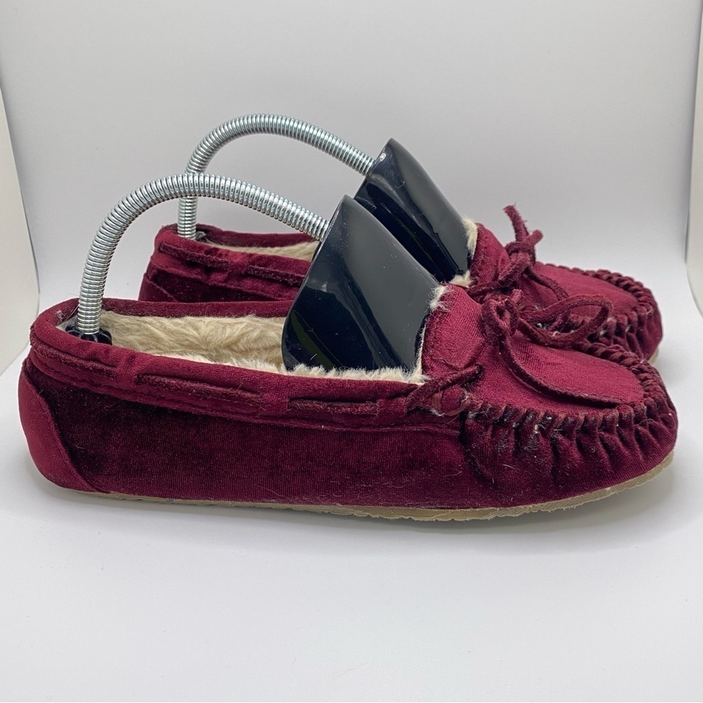 MINNETONKA Moccasins Women’s Size 9 Red Velour Cally slipper